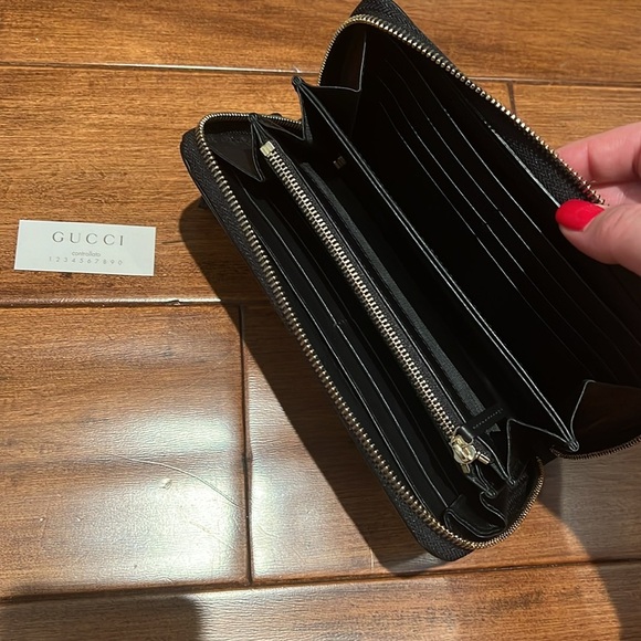 Gucci | Black Guccissima Leather Zip Around Wallet - Picture 7 of 9